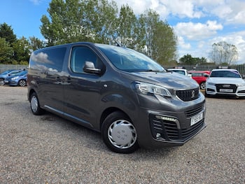 Used Peugeot Traveller 2019 for sale - 79681047: Photo