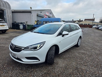 Used Vauxhall Astra 2017 for sale - 77496461: Photo