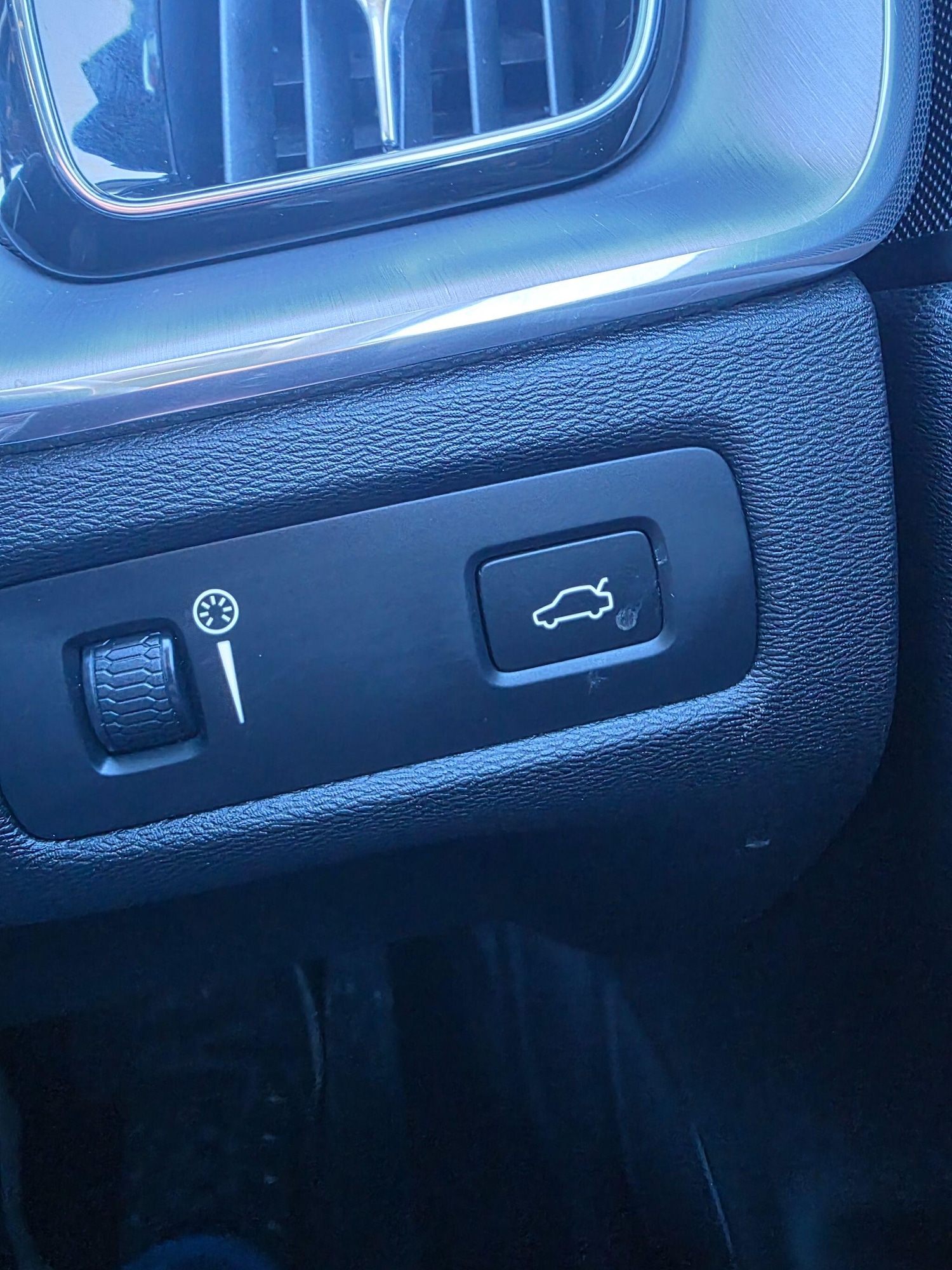 Used Volvo XC60 2019 for sale - 77166855: Photo 39