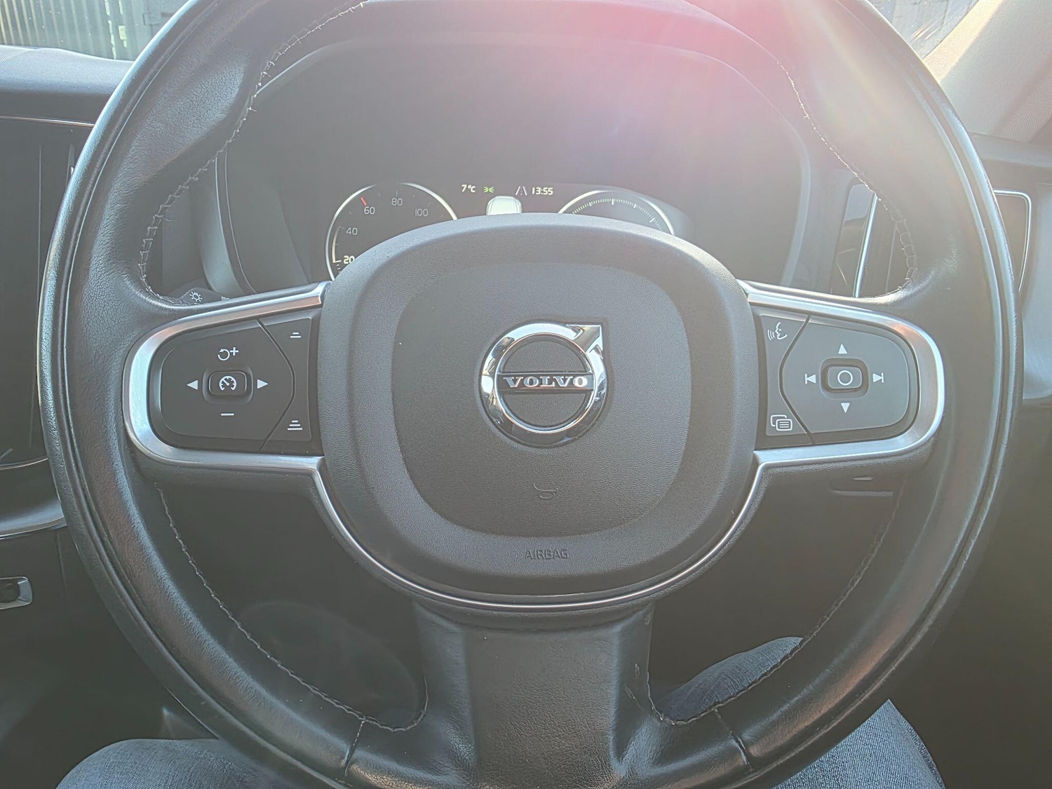 Used Volvo XC60 2019 for sale - 77166855: Photo 59