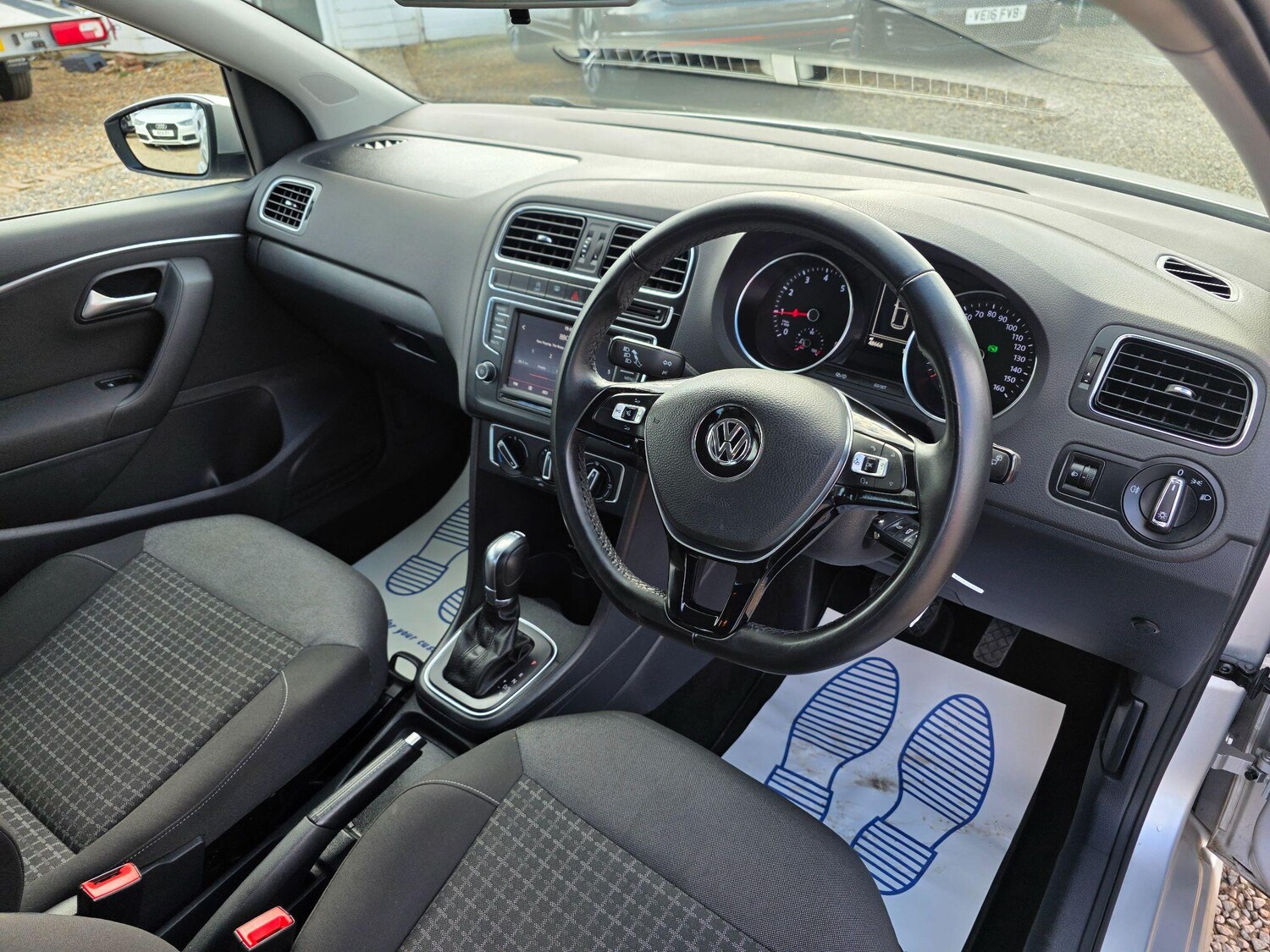 Used Volkswagen Polo 2015 for sale - 77838869: Photo 11