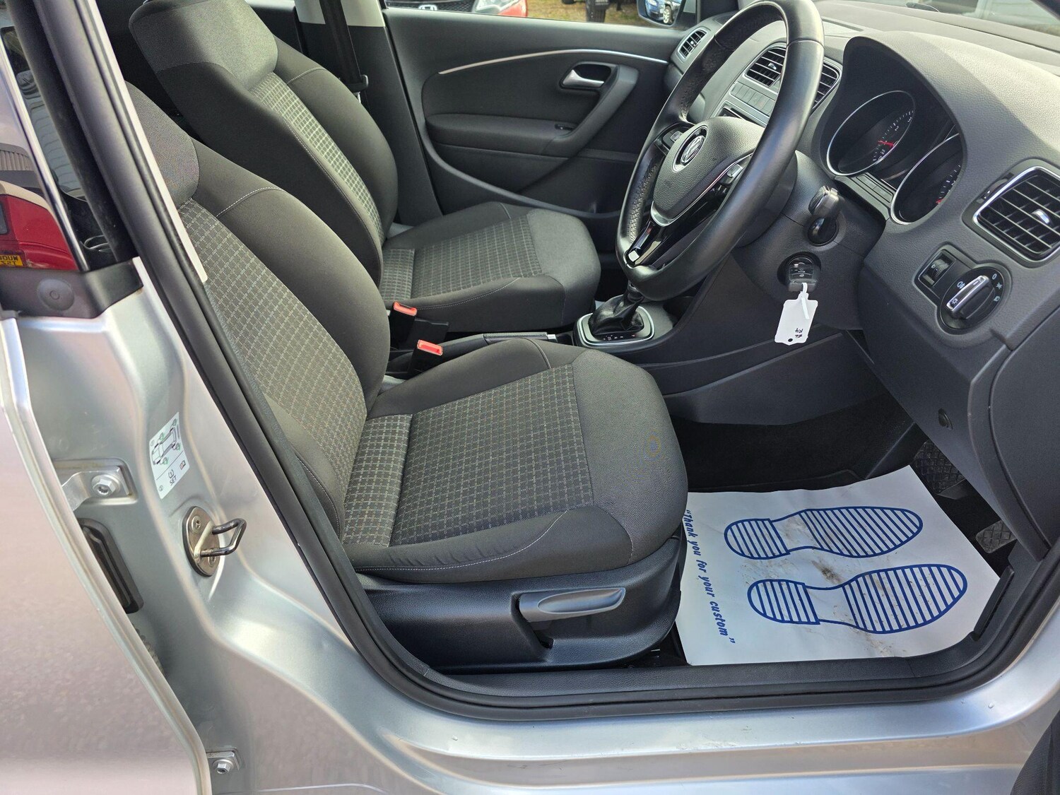 Used Volkswagen Polo 2015 for sale - 77838869: Photo 13