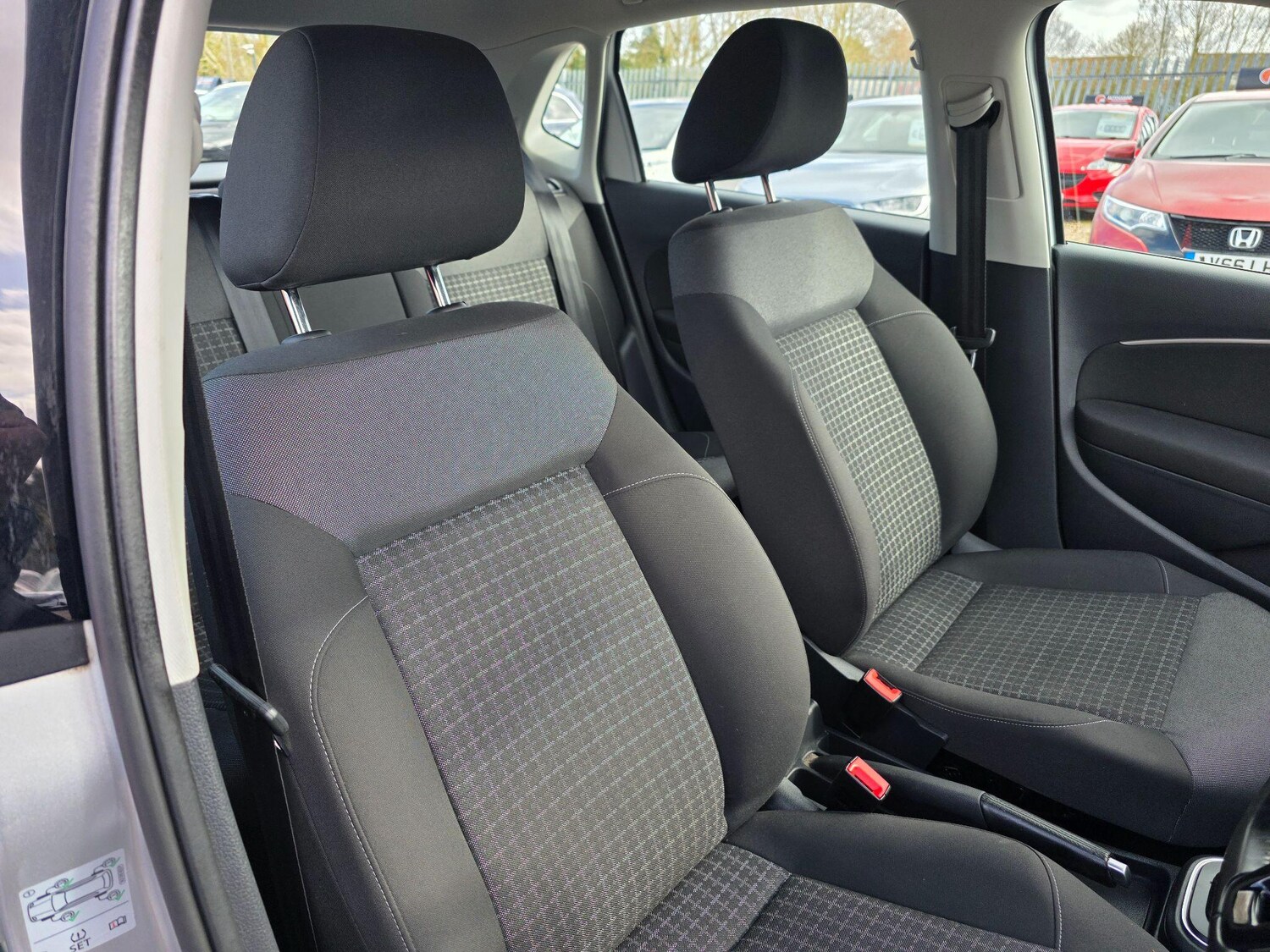 Used Volkswagen Polo 2015 for sale - 77838869: Photo 15