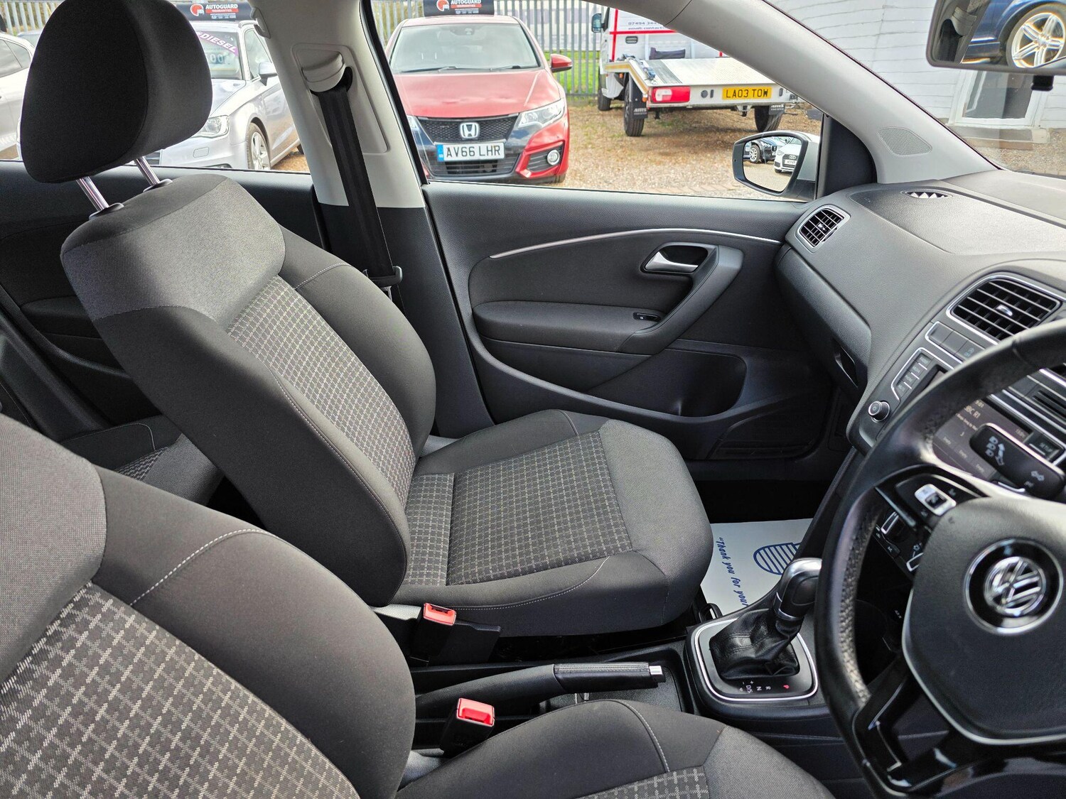 Used Volkswagen Polo 2015 for sale - 77838869: Photo 16