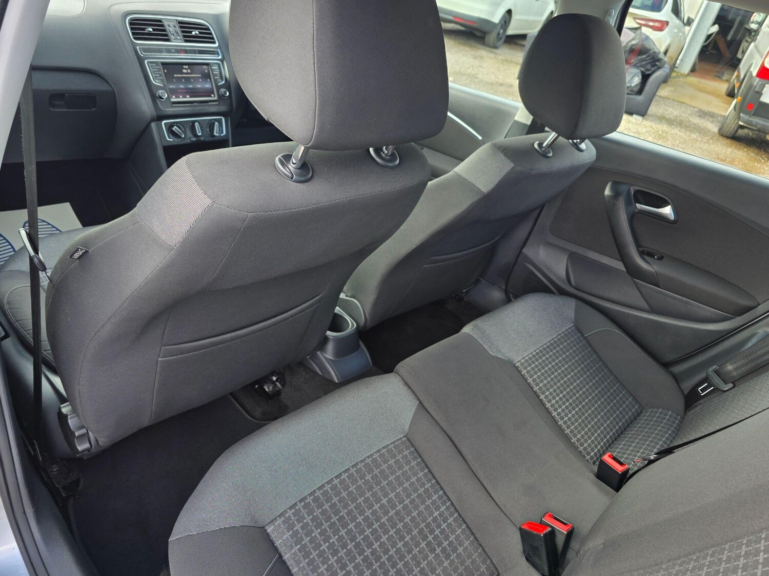 Used Volkswagen Polo 2015 for sale - 77838869: Photo 18