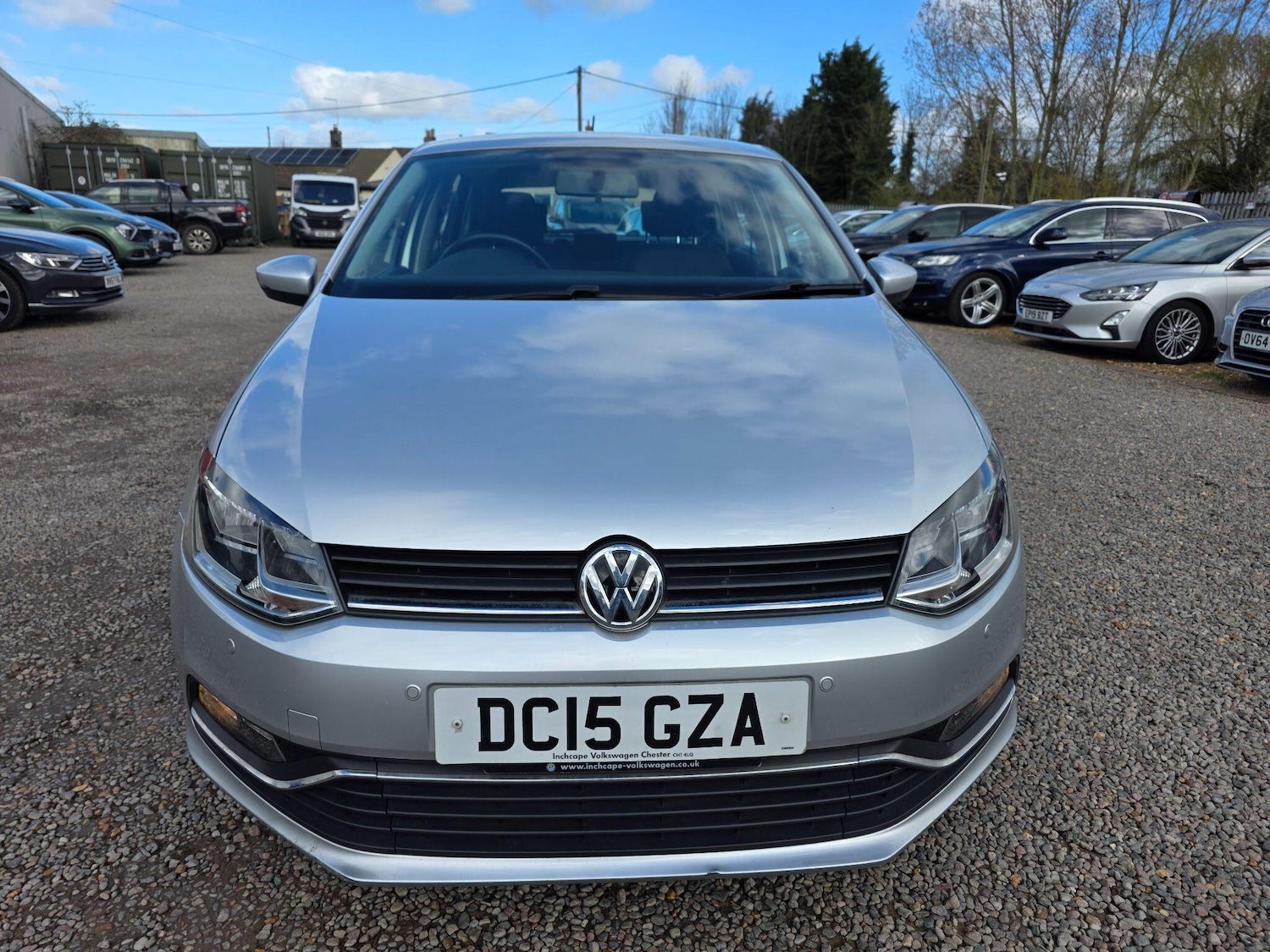 Used Volkswagen Polo 2015 for sale - 77838869: Photo 2