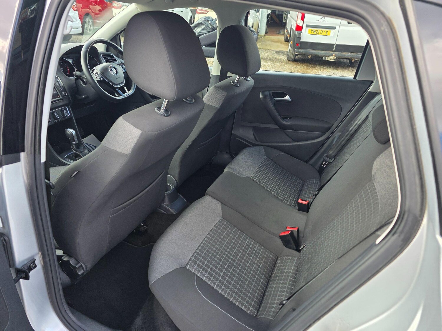 Used Volkswagen Polo 2015 for sale - 77838869: Photo 21