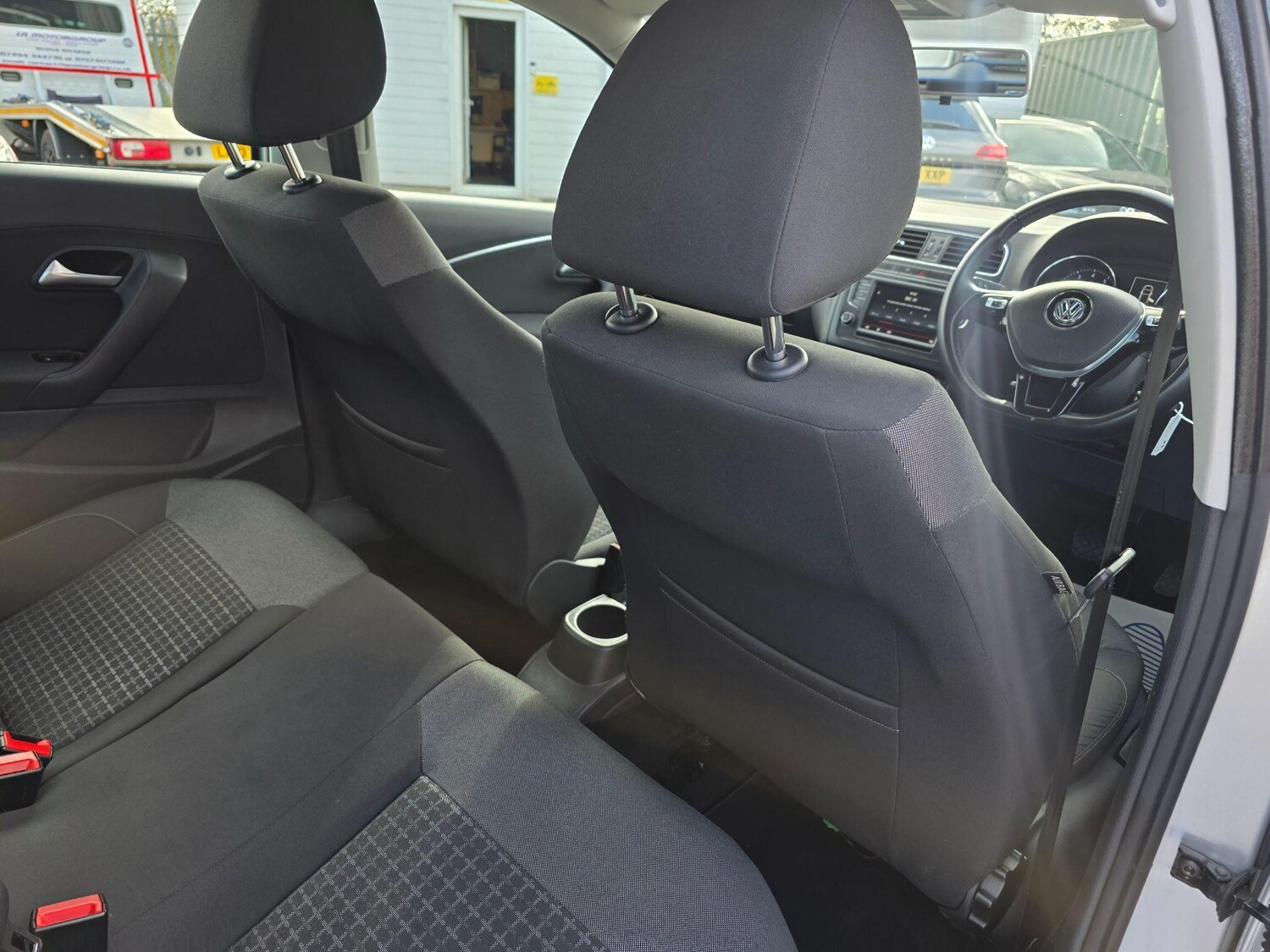 Used Volkswagen Polo 2015 for sale - 77838869: Photo 24