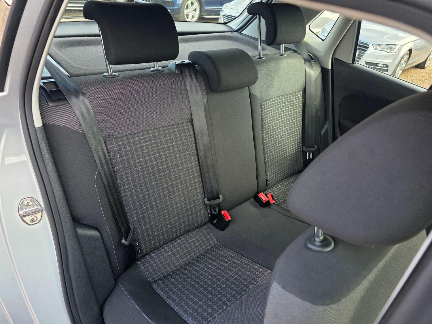 Used Volkswagen Polo 2015 for sale - 77838869: Photo 26