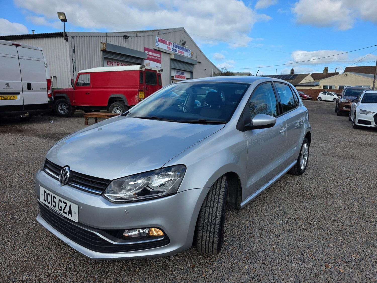 Used Volkswagen Polo 2015 for sale - 77838869: Photo 3