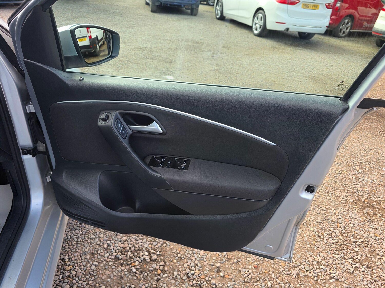 Used Volkswagen Polo 2015 for sale - 77838869: Photo 31