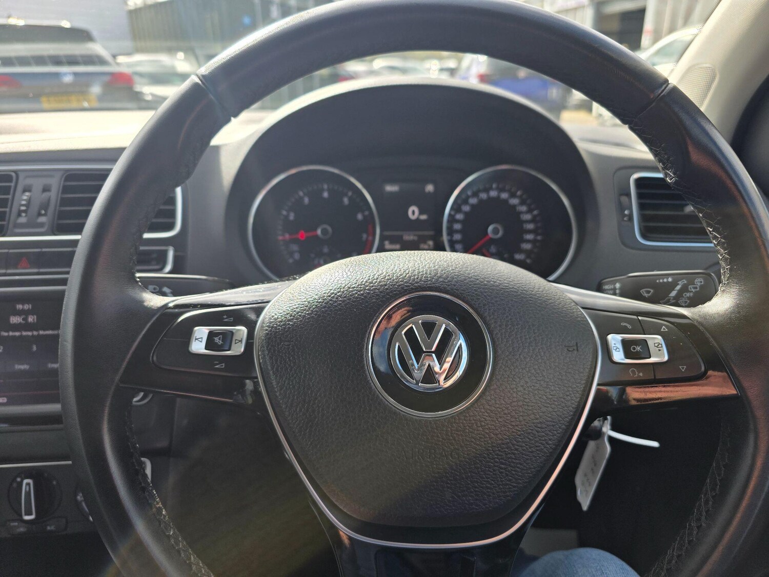 Used Volkswagen Polo 2015 for sale - 77838869: Photo 42