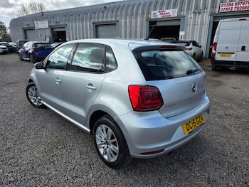 Used Volkswagen Polo 2015 for sale - 77838869: Photo