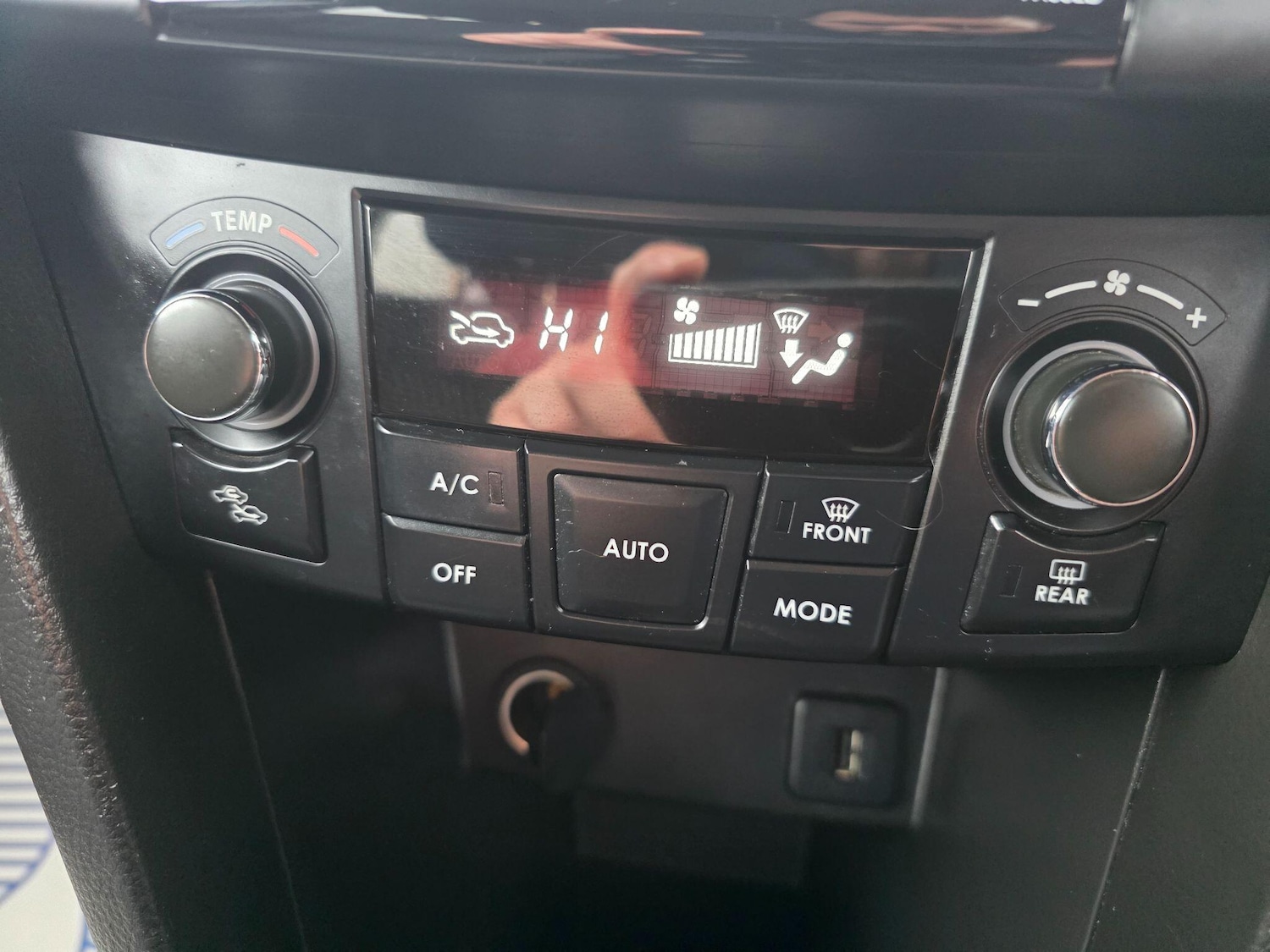 Used Suzuki Swift 2013 for sale - 77108934: Photo 30