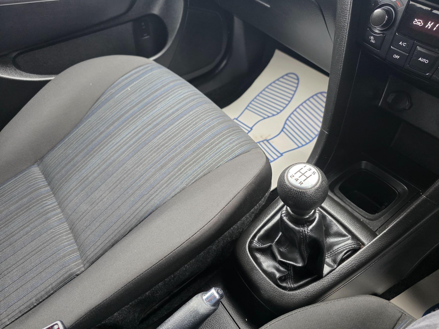 Used Suzuki Swift 2013 for sale - 77108934: Photo 50