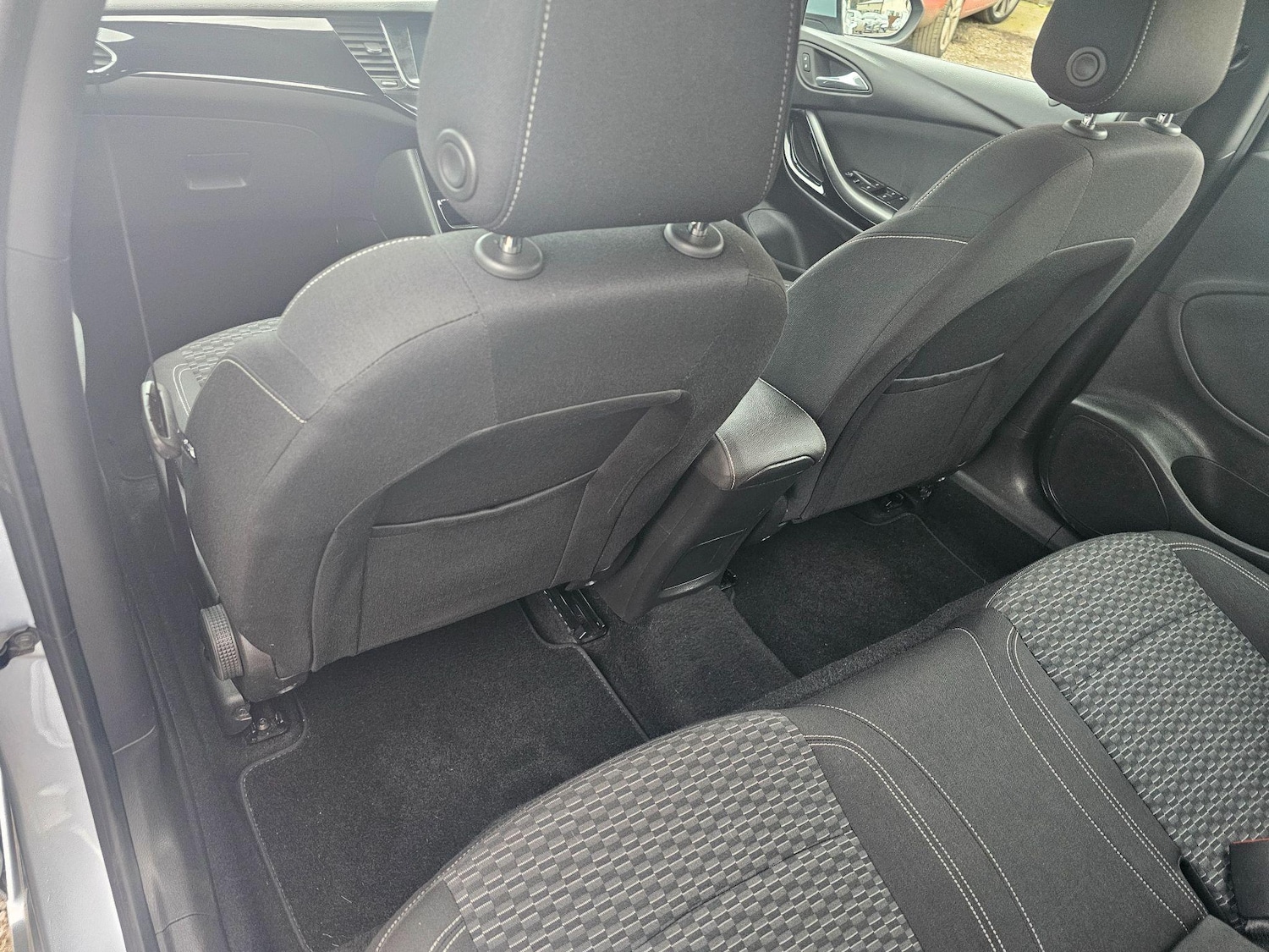 Used Vauxhall Astra 2018 for sale - 77109838: Photo 27