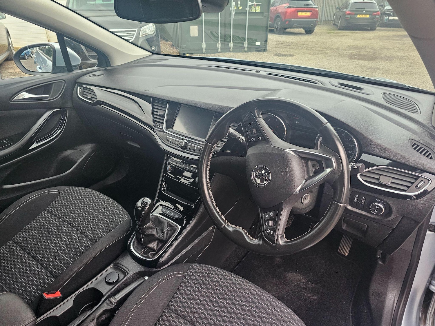 Used Vauxhall Astra 2018 for sale - 77109838: Photo 40