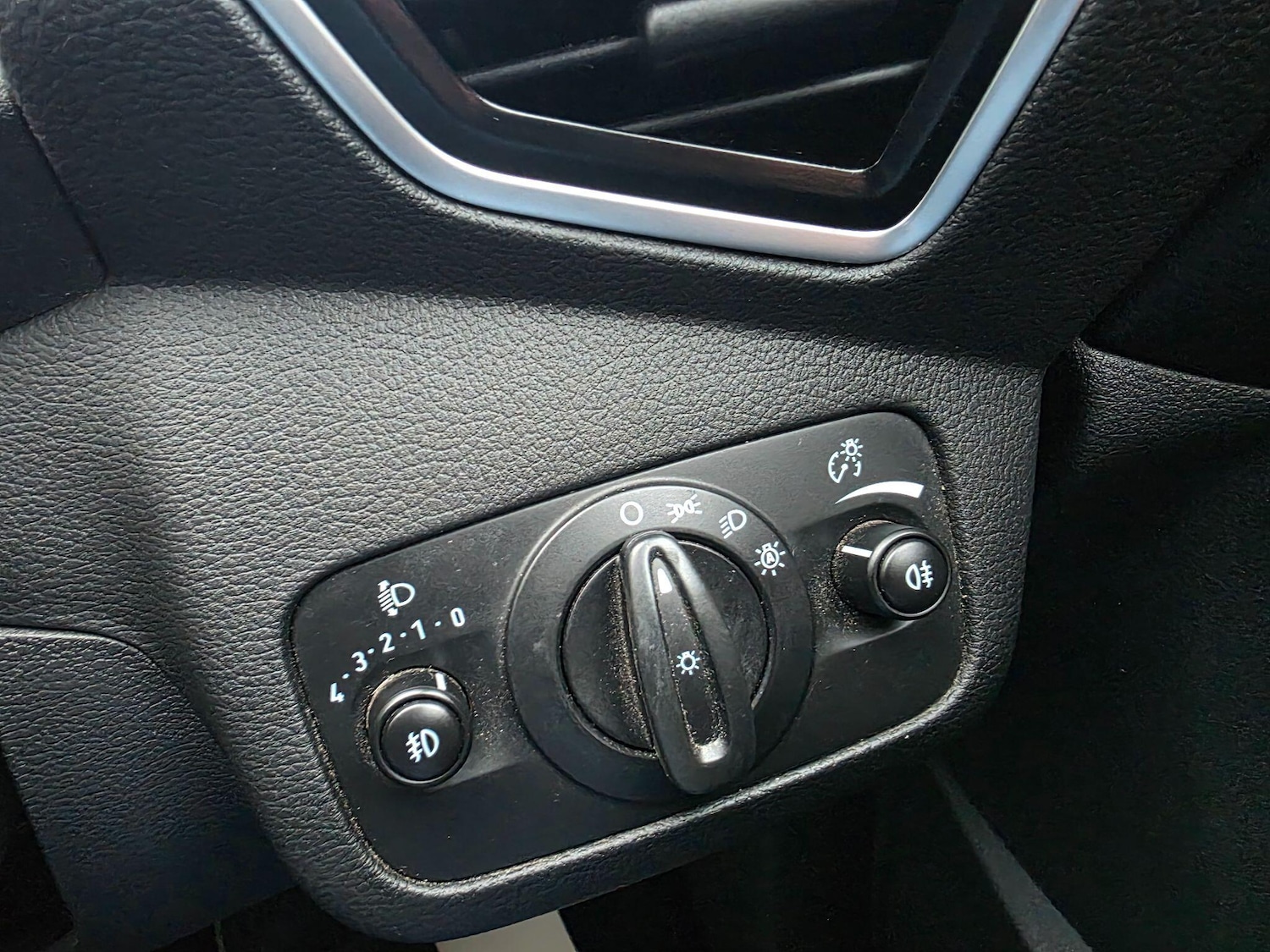 Used Ford Kuga 2014 for sale - 77440191: Photo 32