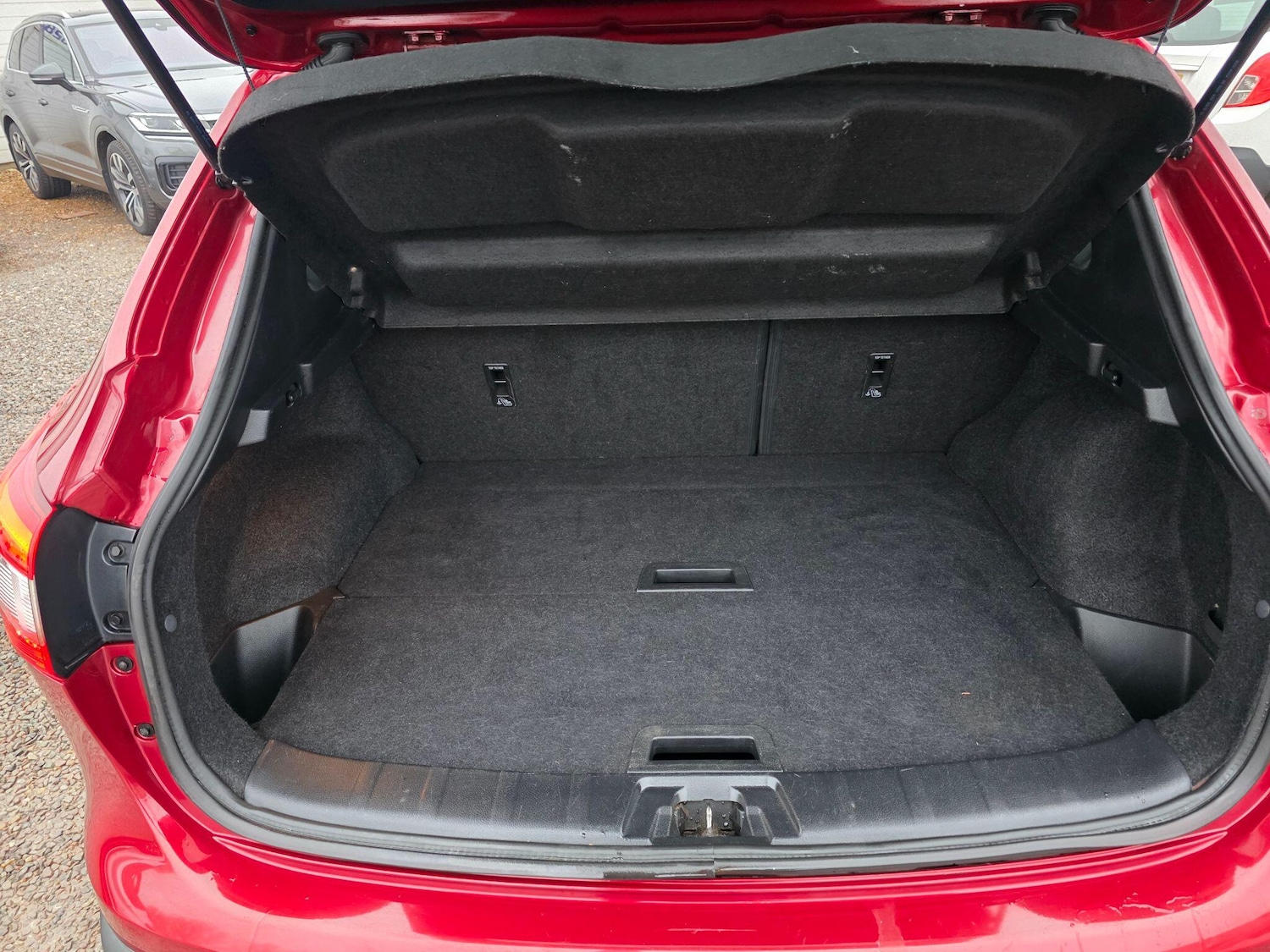 Used Nissan Qashqai 2016 for sale - 77130666: Photo 33