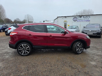 Used Nissan Qashqai 2016 for sale - 77130666: Photo