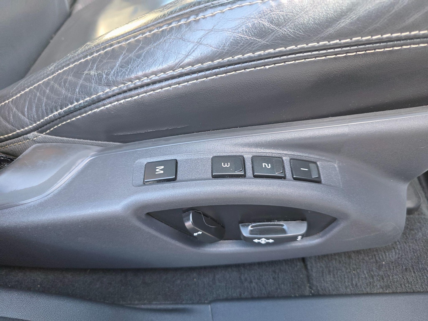 Used Volvo XC60 2013 for sale - 78072237: Photo 31