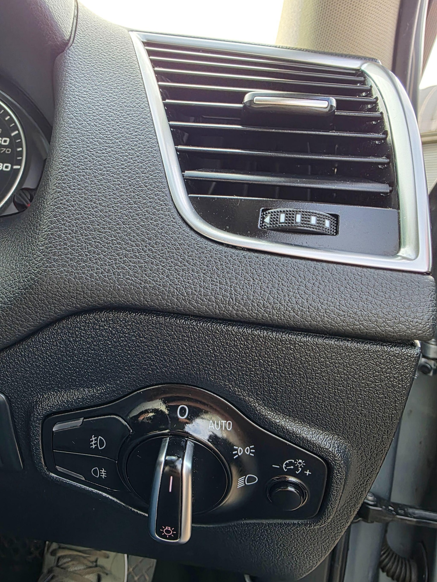 Used Audi Q5 2011 for sale - 77108779: Photo 28