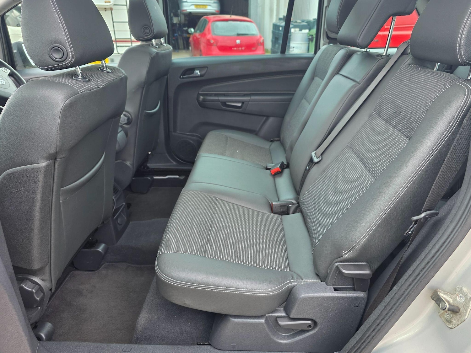 Used Vauxhall Zafira 2009 for sale - 77853536: Photo 21