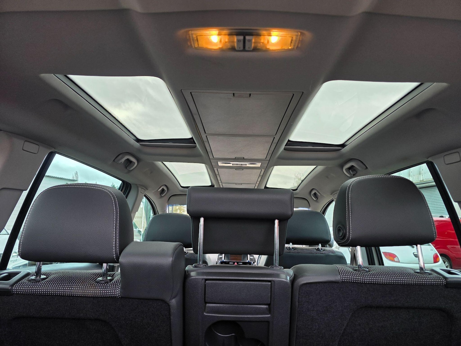 Used Vauxhall Zafira 2009 for sale - 77853536: Photo 25