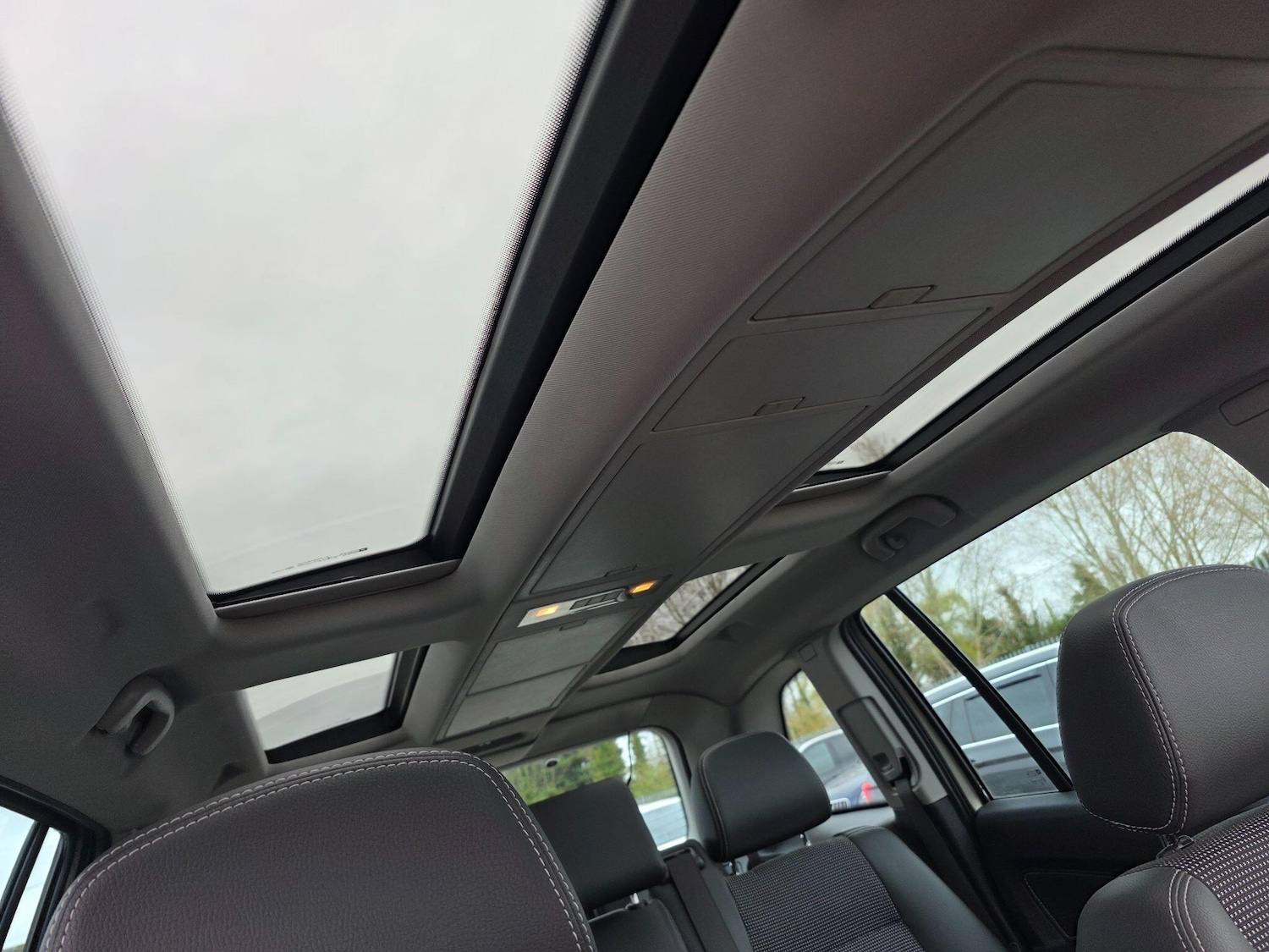 Used Vauxhall Zafira 2009 for sale - 77853536: Photo 56