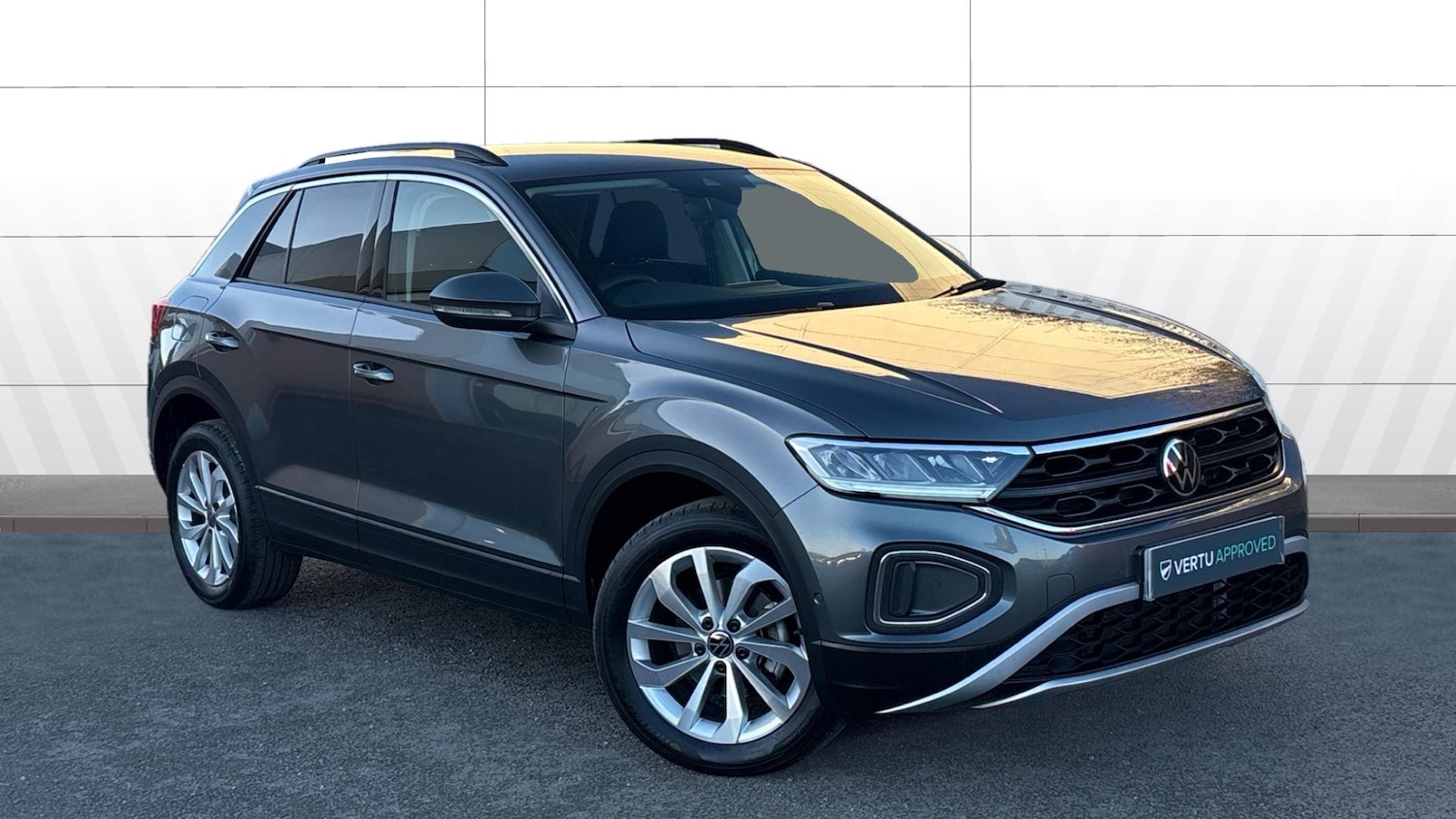 Used Volkswagen T-Roc 2025 for sale - 76860204: Photo 1