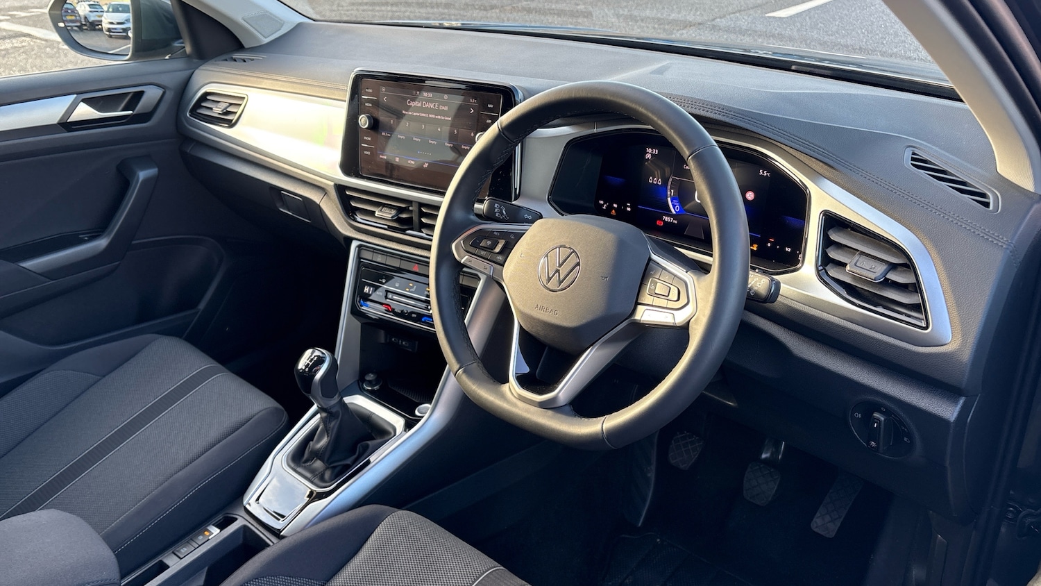 Used Volkswagen T-Roc 2025 for sale - 76860204: Photo 11