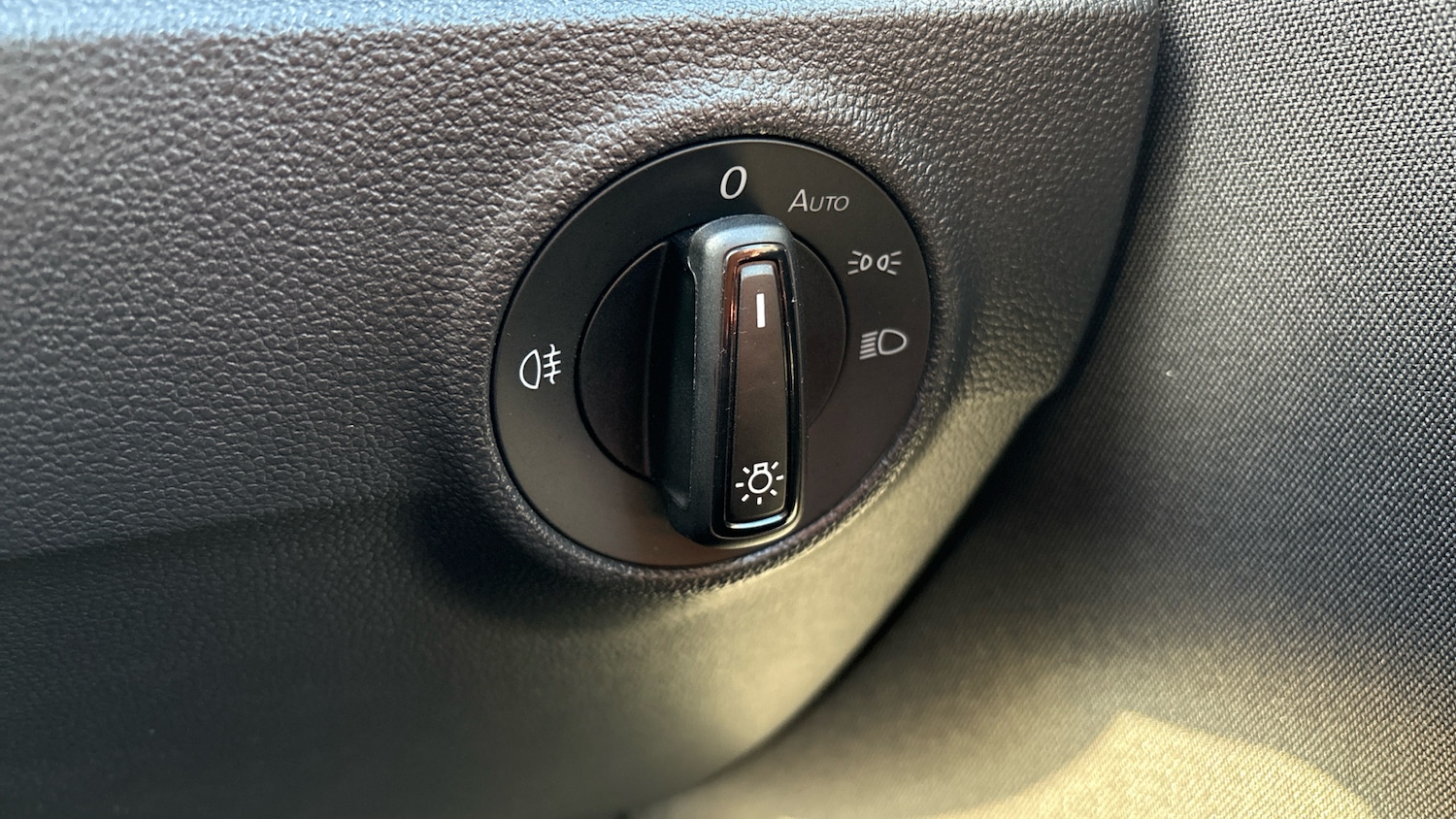 Used Volkswagen T-Roc 2025 for sale - 76860204: Photo 31