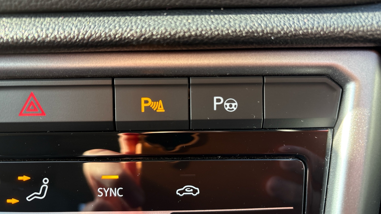 Used Volkswagen T-Roc 2025 for sale - 76860204: Photo 34