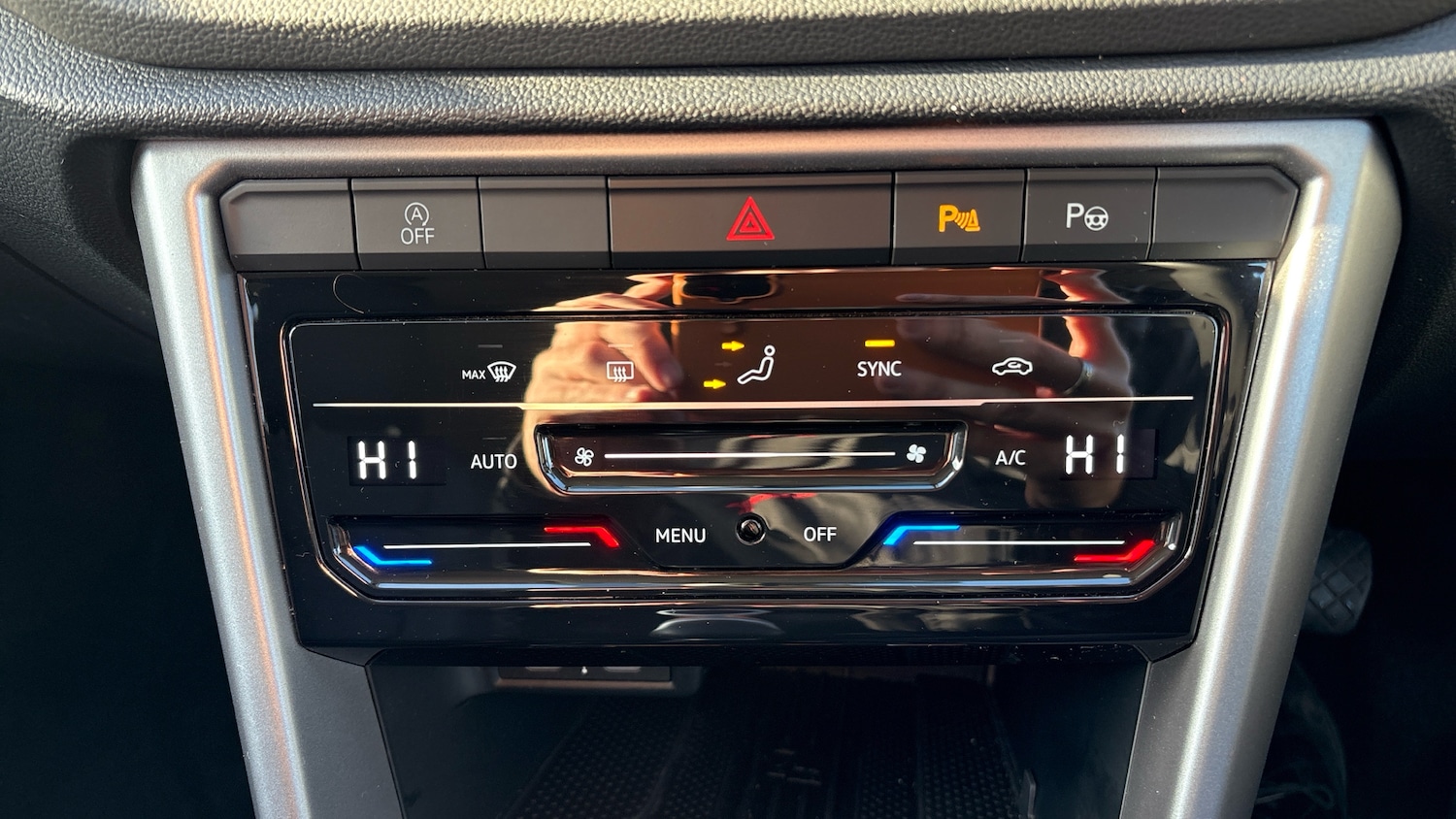 Used Volkswagen T-Roc 2025 for sale - 76860204: Photo 35