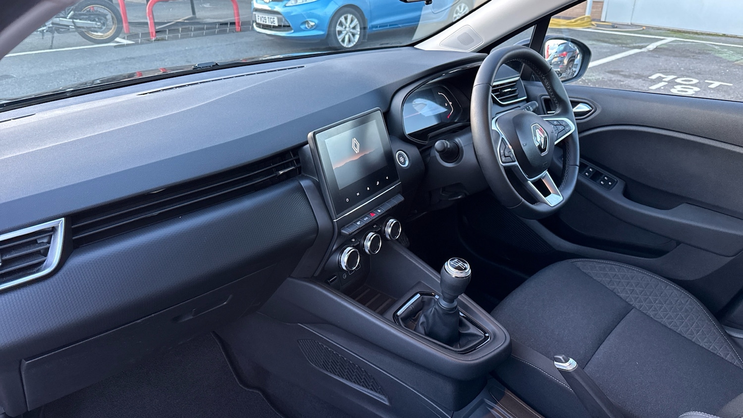 Used Renault Clio 2023 for sale - 77286141: Photo 9