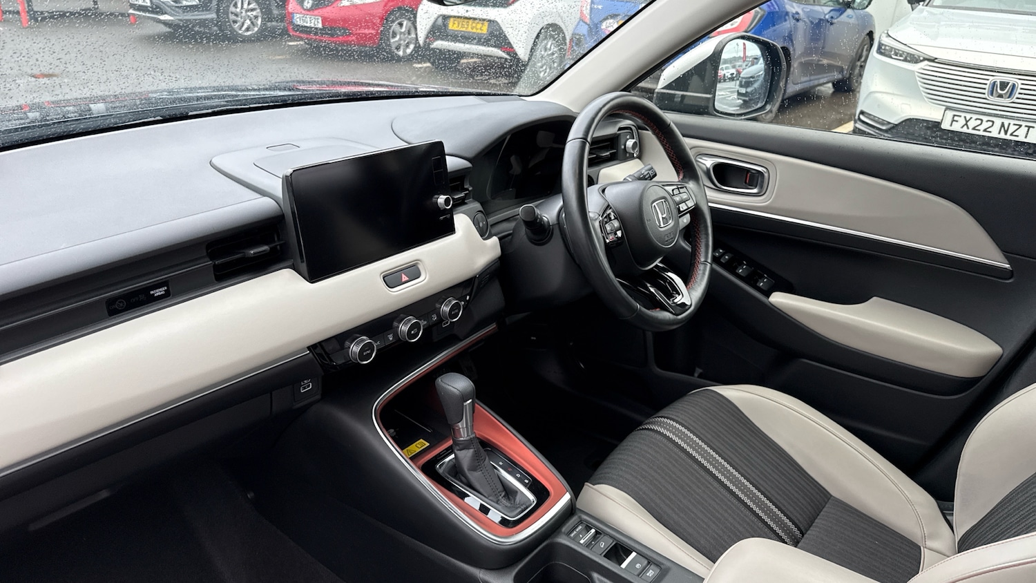 Used Honda HR-V 2023 for sale - 76957010: Photo 2