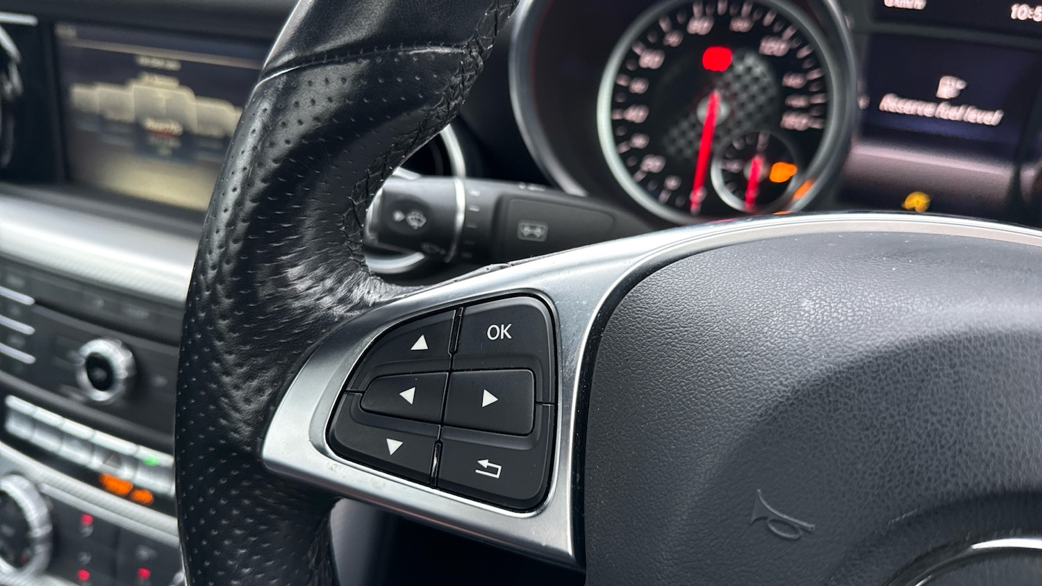 Used Mercedes-Benz SLC 2018 for sale - 77225673: Photo 37