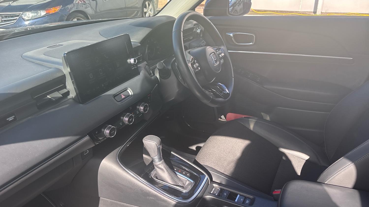 Used Honda HR-V 2023 for sale - 75996697: Photo 2