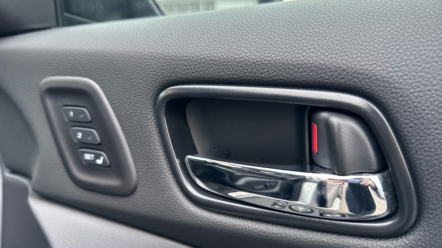 Used Honda CR-V 2017 for sale - 77036600: Photo 25