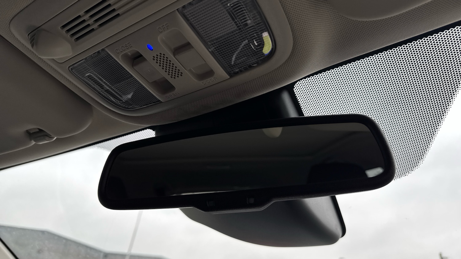 Used Honda CR-V 2017 for sale - 77036600: Photo 42