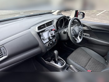Used Honda Jazz 2017 for sale - 76194771: Photo 2
