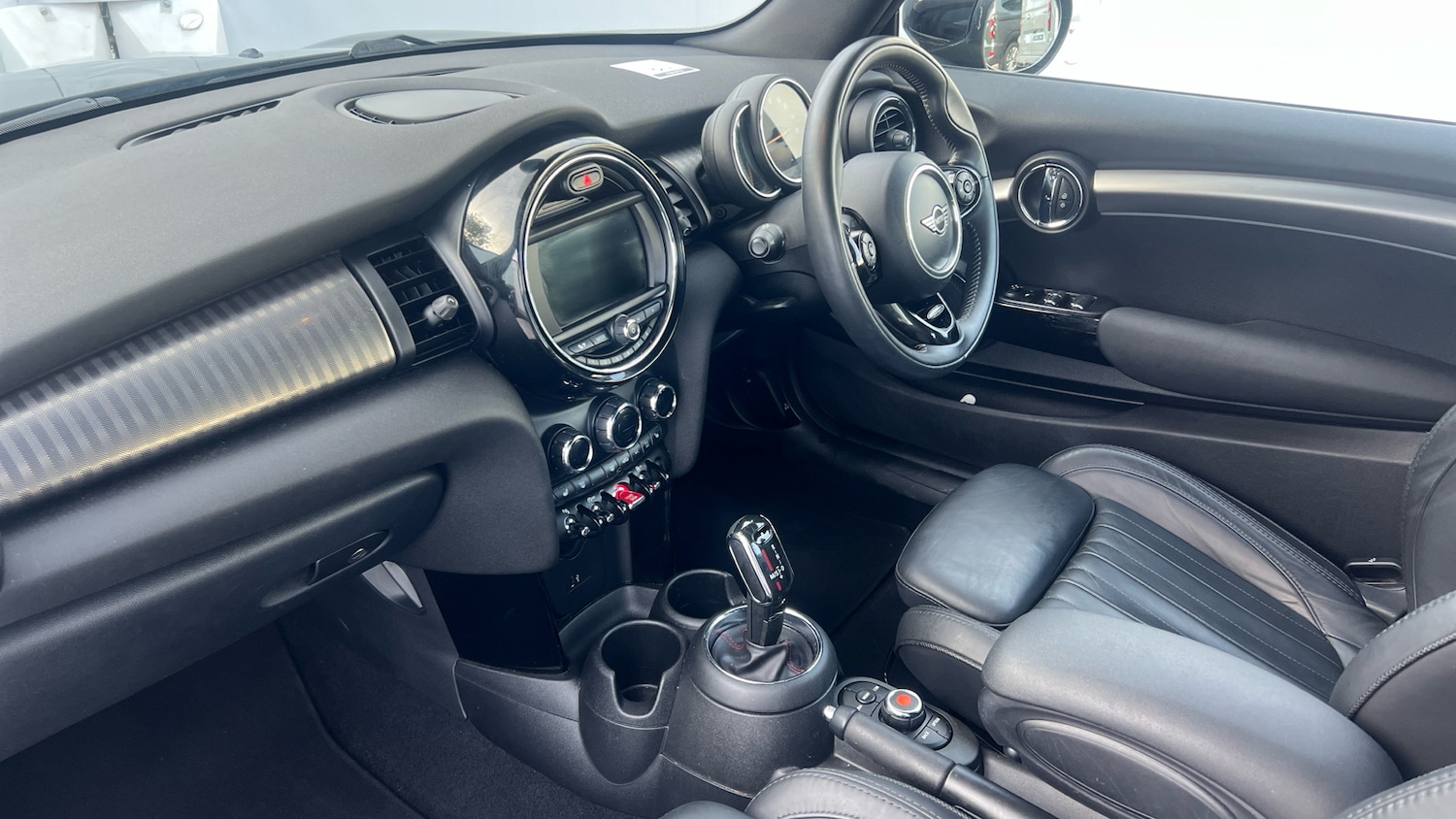 Used MINI Convertible 2019 for sale - 77432540: Photo 9