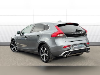 Used Volvo V40 2019 for sale - 76638538: Photo