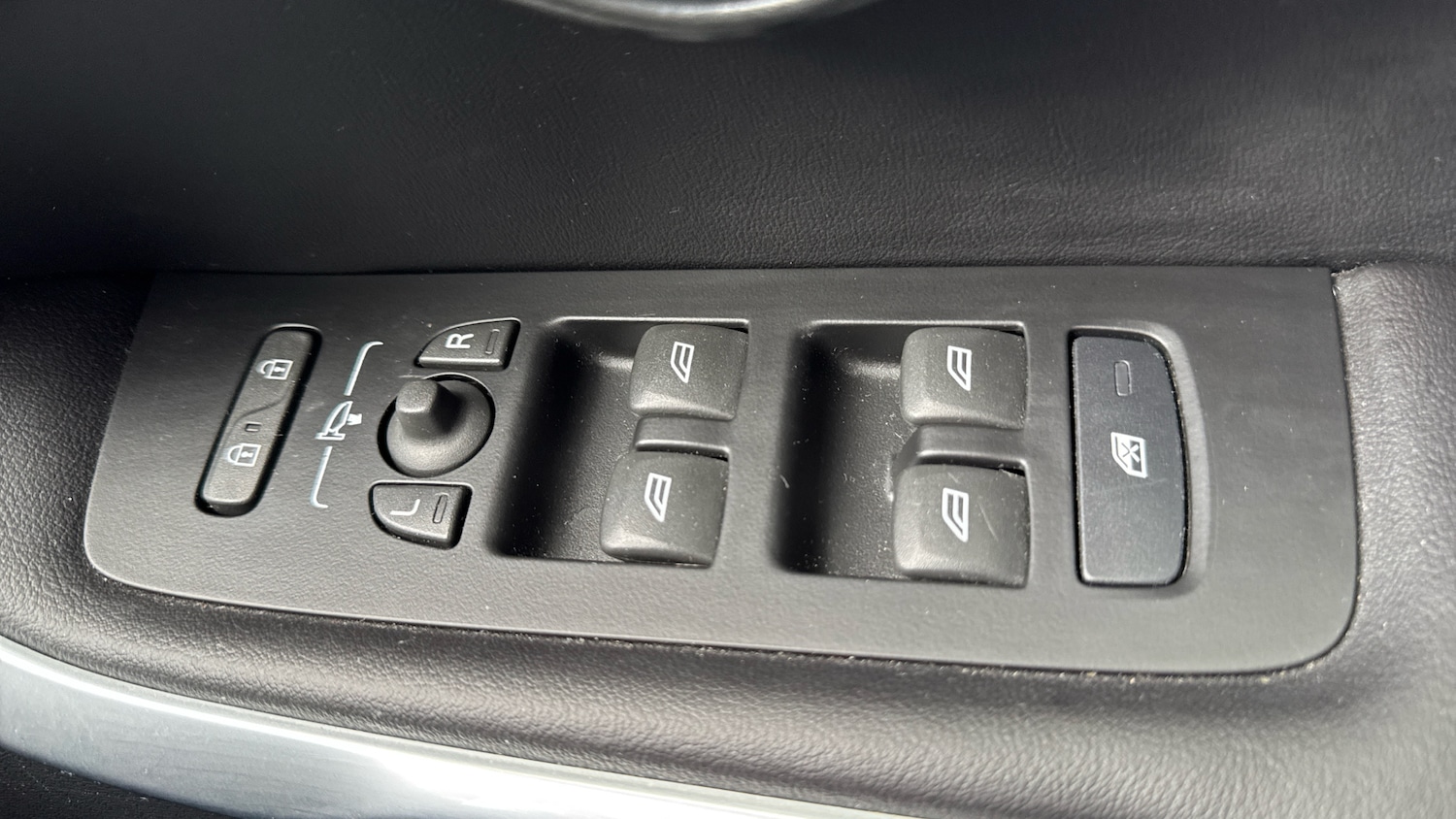 Used Volvo V40 2019 for sale - 76638538: Photo 31