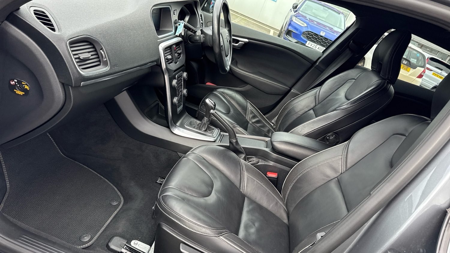 Used Volvo V40 2019 for sale - 76638538: Photo 44