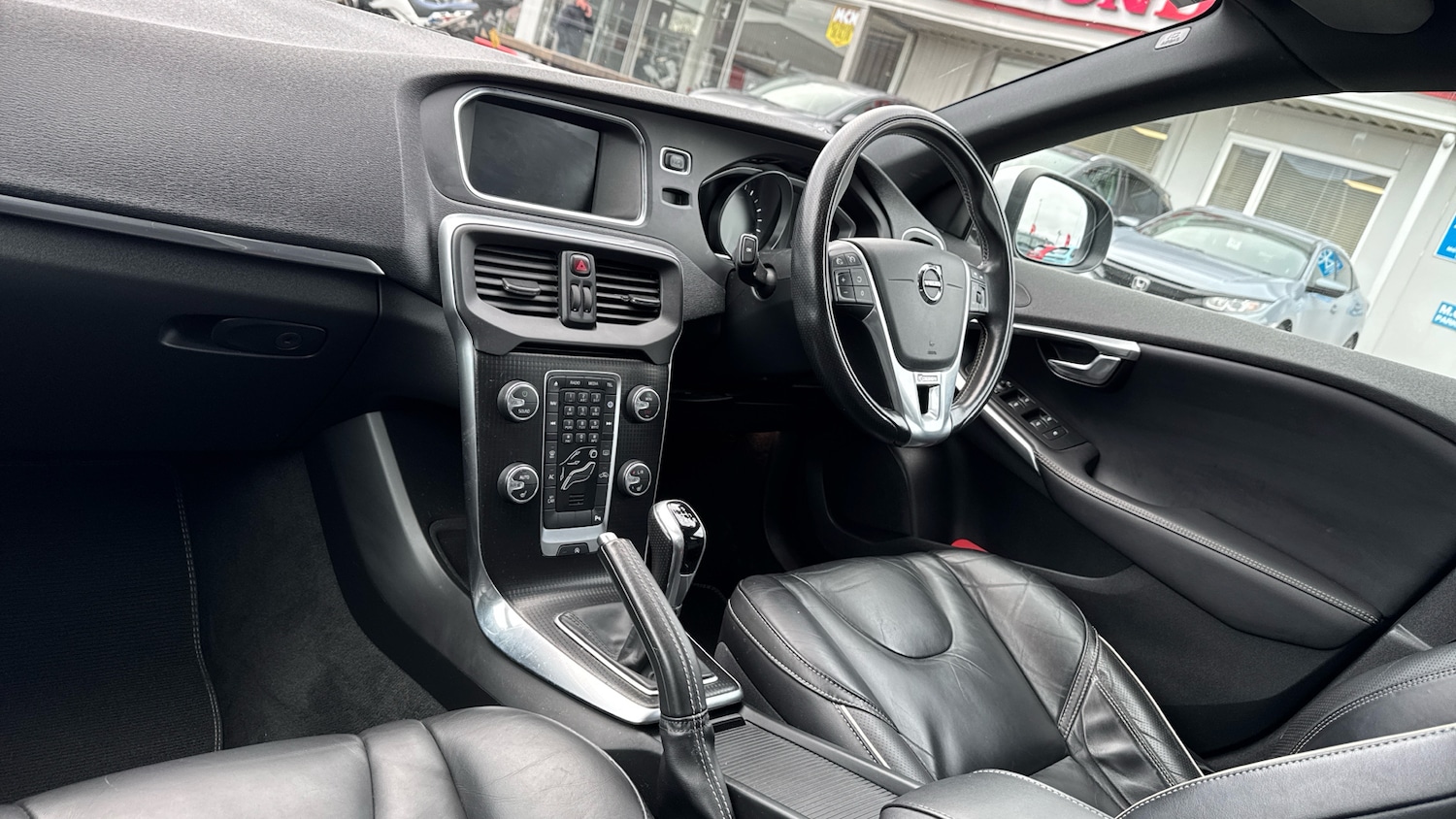 Used Volvo V40 2019 for sale - 76638538: Photo 9