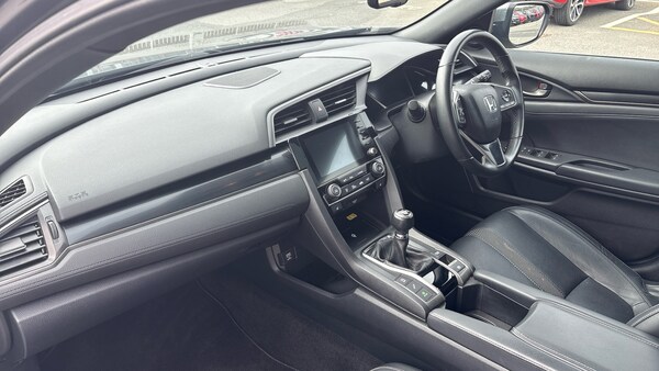 Used Honda Civic 2021 for sale - 76289088: Photo 2