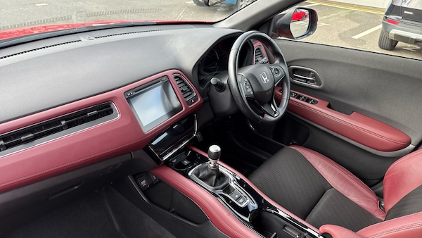 Used Honda HR-V 2020 for sale - 76220671: Photo 2