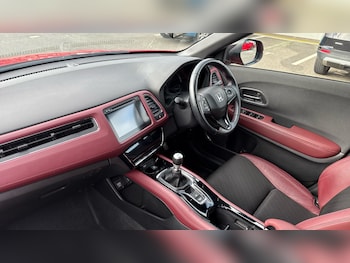 Used Honda HR-V 2020 for sale - 76220671: Photo 2