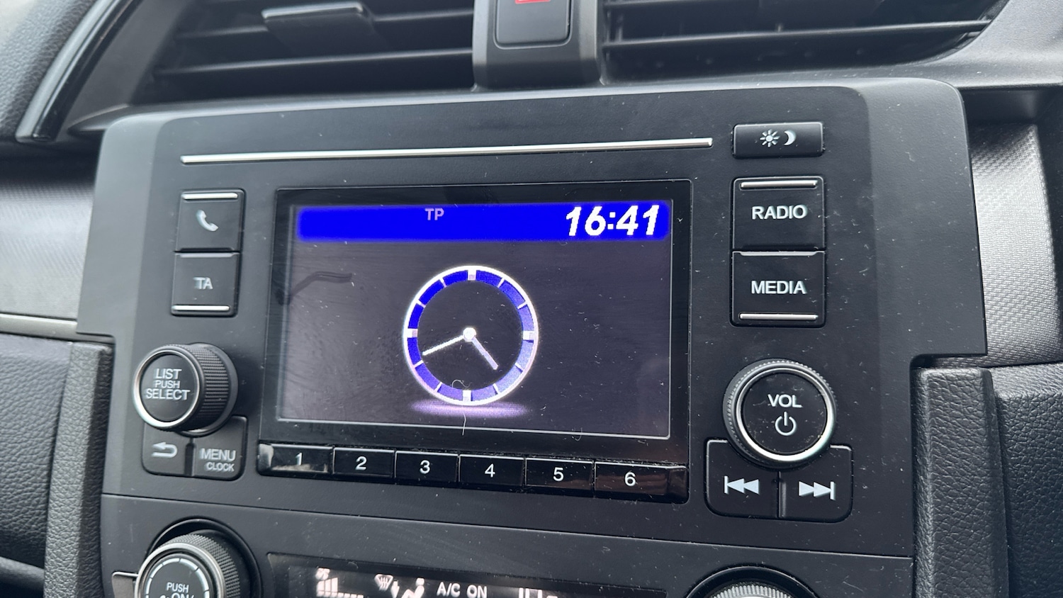 Used Honda Civic 2017 for sale - 77493185: Photo 12